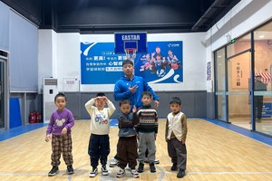 如何在参加篮球冬令营后保持训练效果?两种策略的对比与推荐